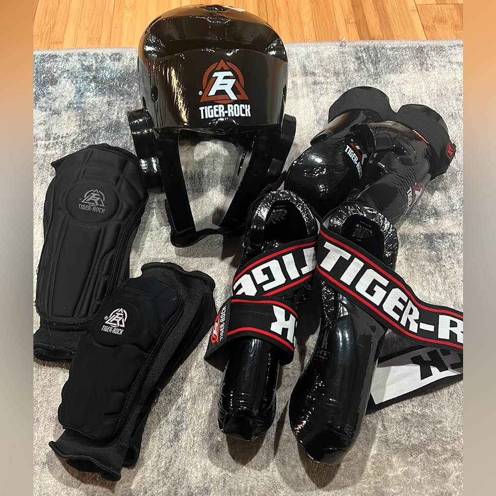 TIGER-ROCK SPARRING SET